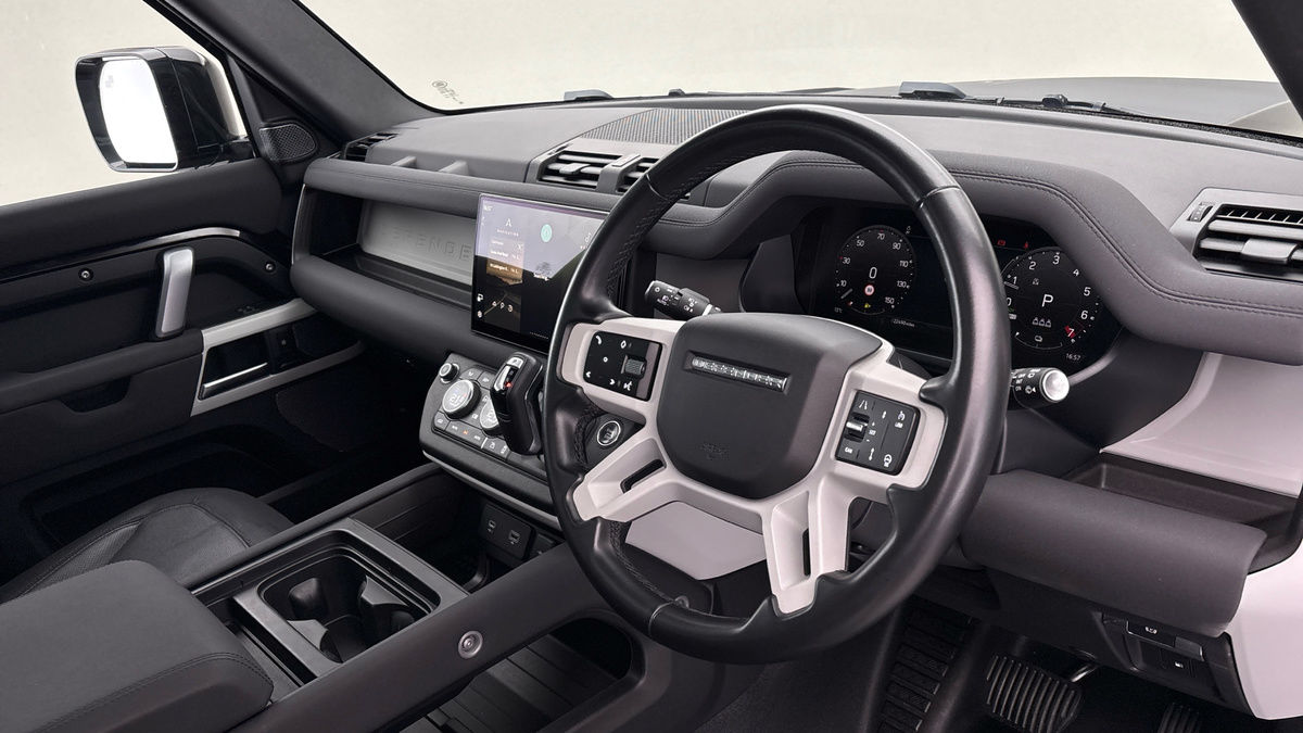 Land Rover Defender 110 Urban Image 5