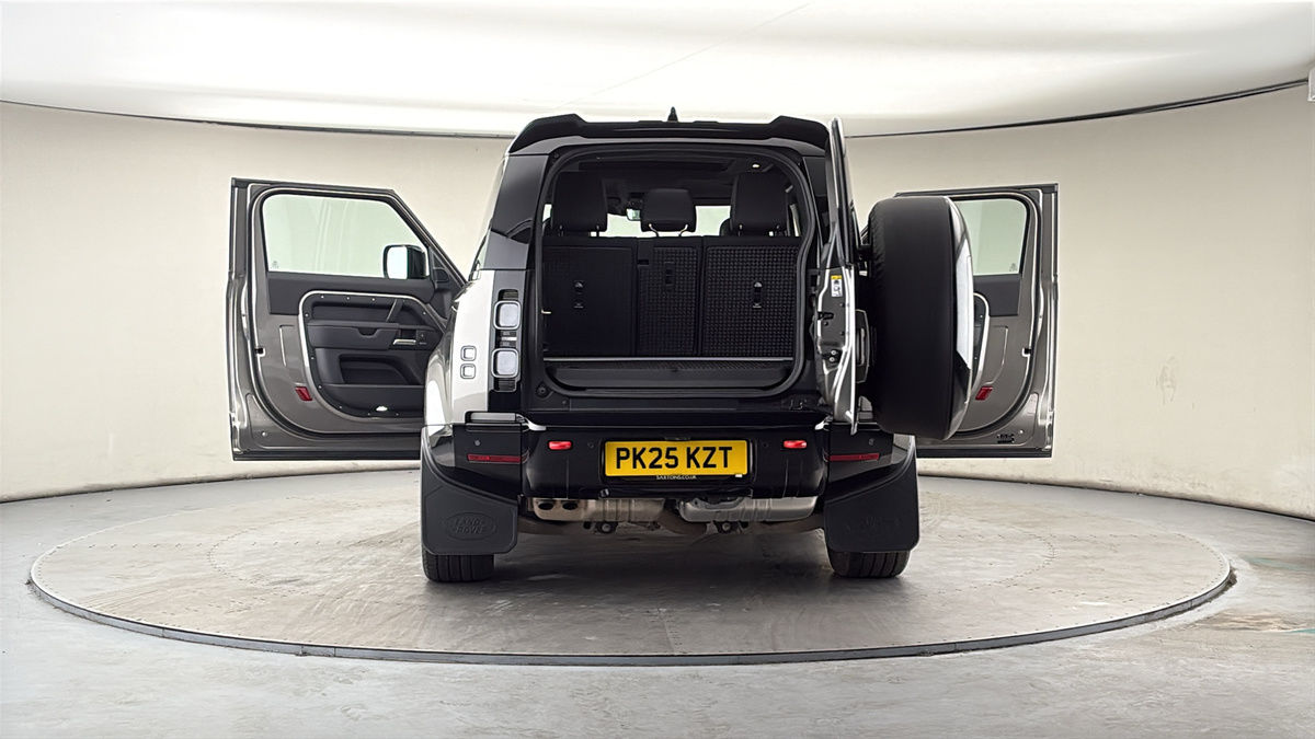 More views of Land Rover Defender 90