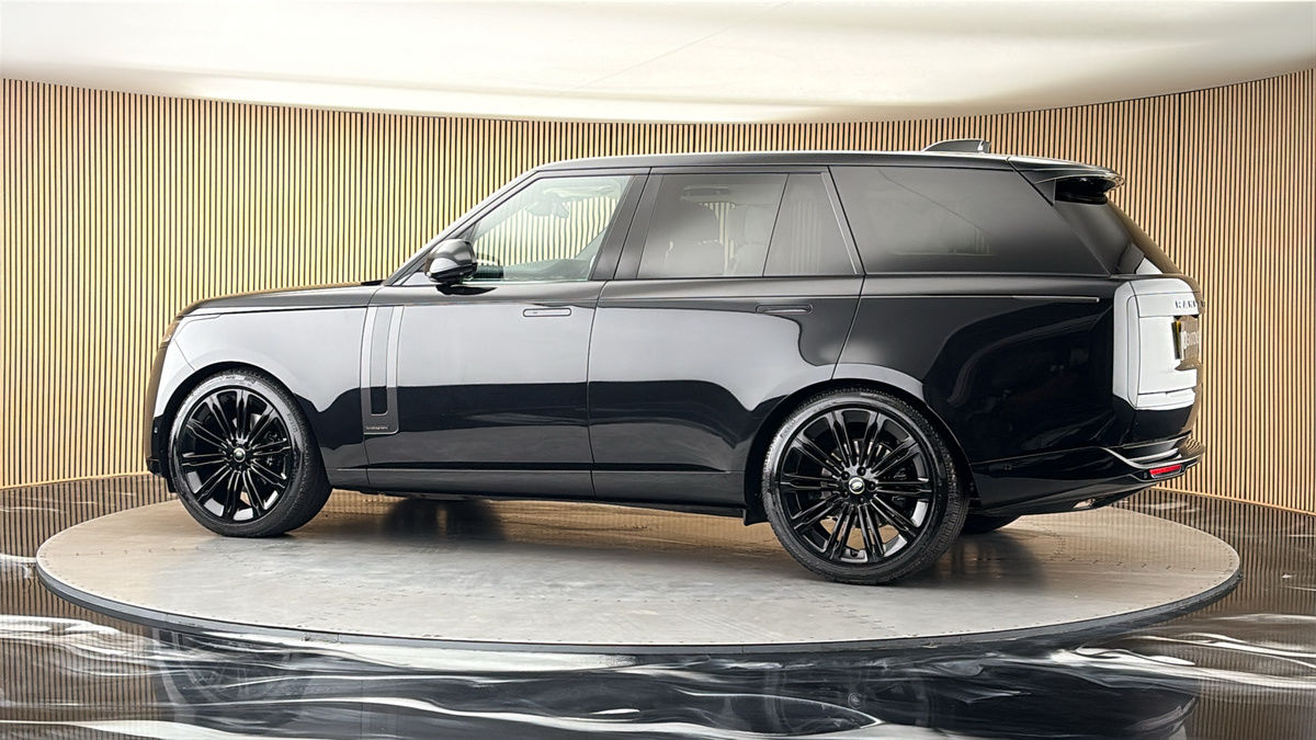 More views of Land Rover Range Rover
