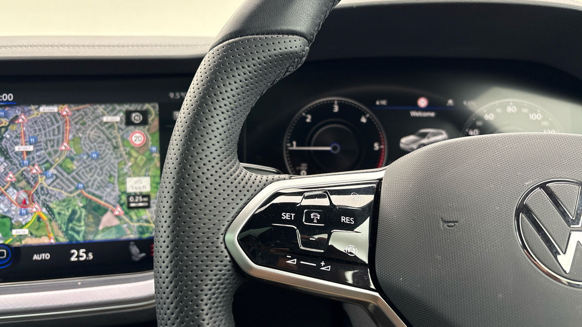 Volkswagen Touareg Image 13