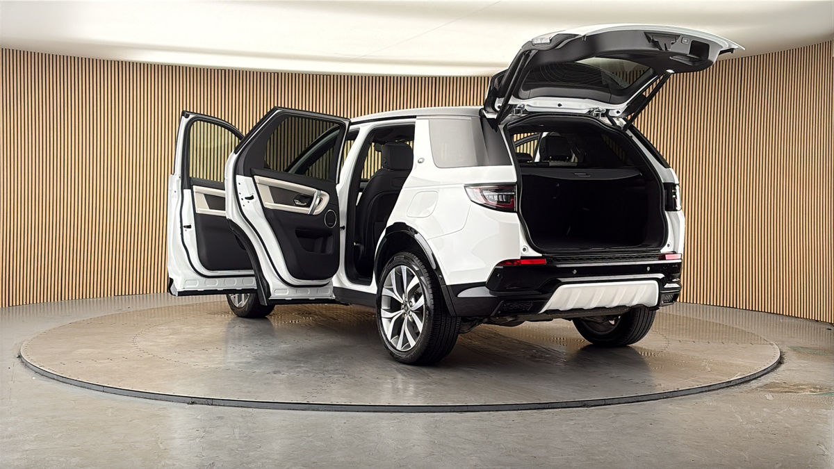 Land Rover Discovery Sport Image 23