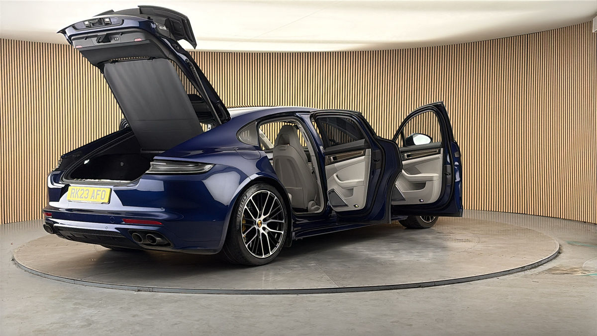 More views of Porsche Panamera