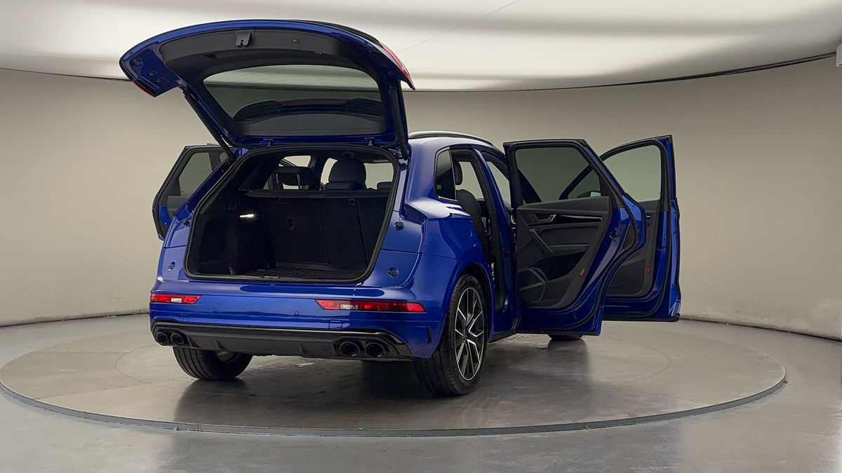 More views of Audi Q5