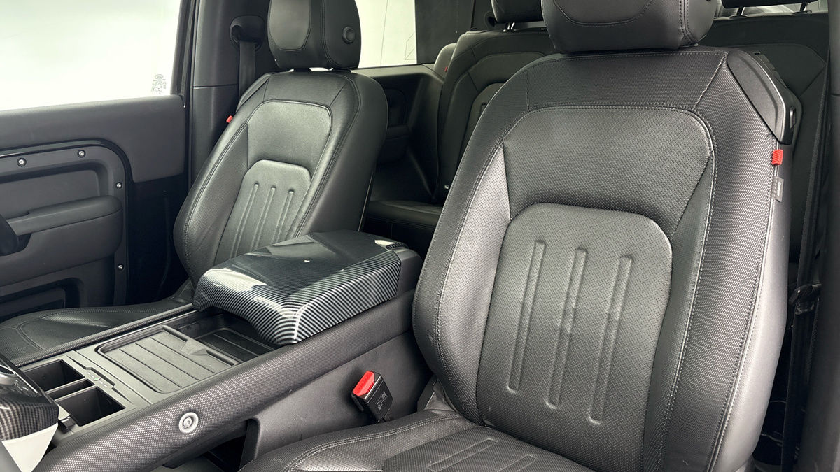 Land Rover Defender 90 Urban Image 7