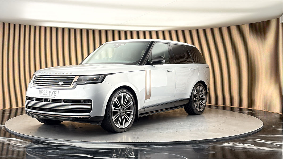More views of Land Rover Range Rover