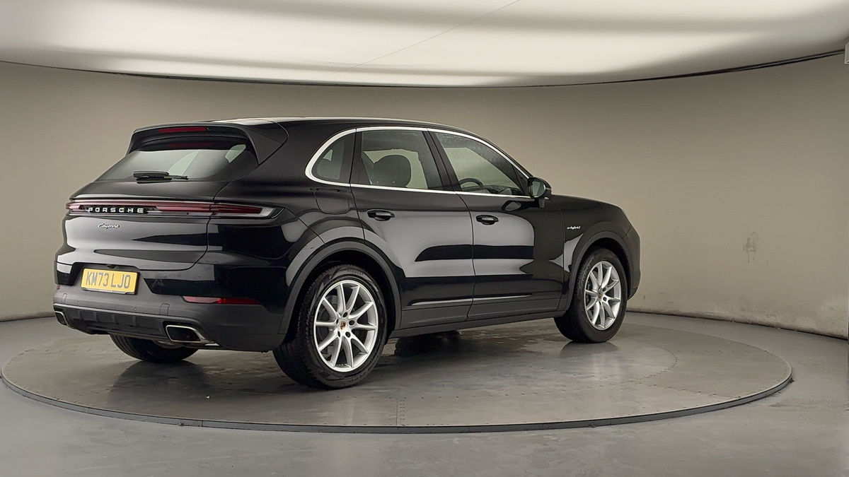 Porsche Cayenne Image 21