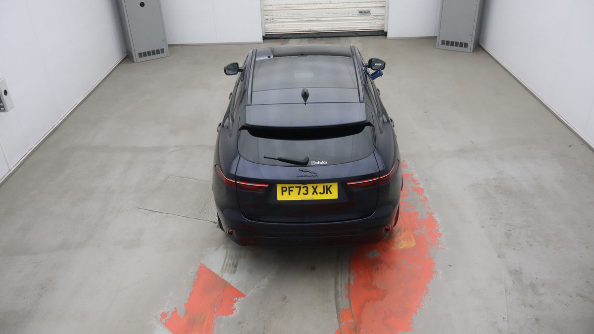 Jaguar F-PACE Image 8