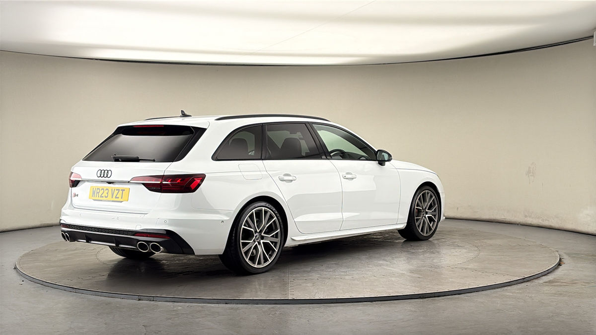 Audi S4 Avant Image 21