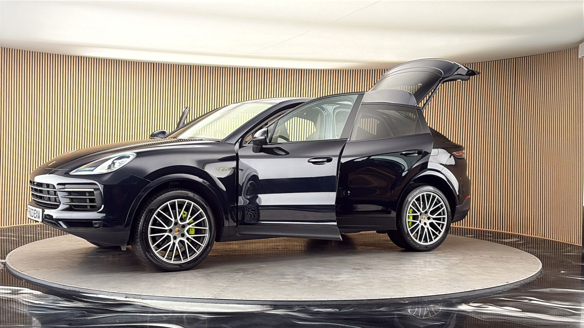 More views of Porsche Cayenne