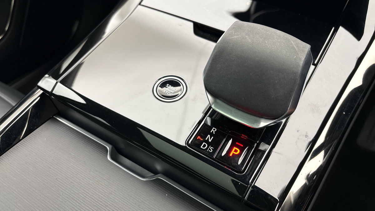 Land Rover Range Rover Sport Image 25
