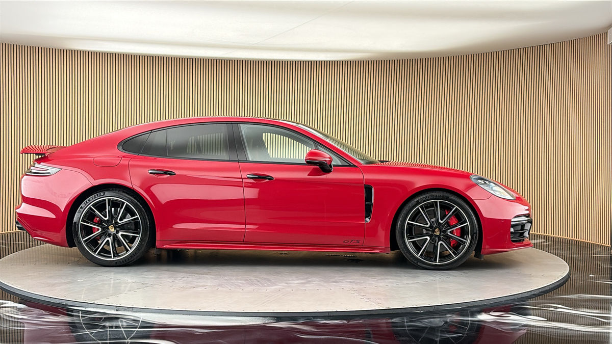 More views of Porsche Panamera