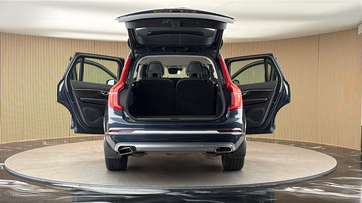 More views of Volvo XC90