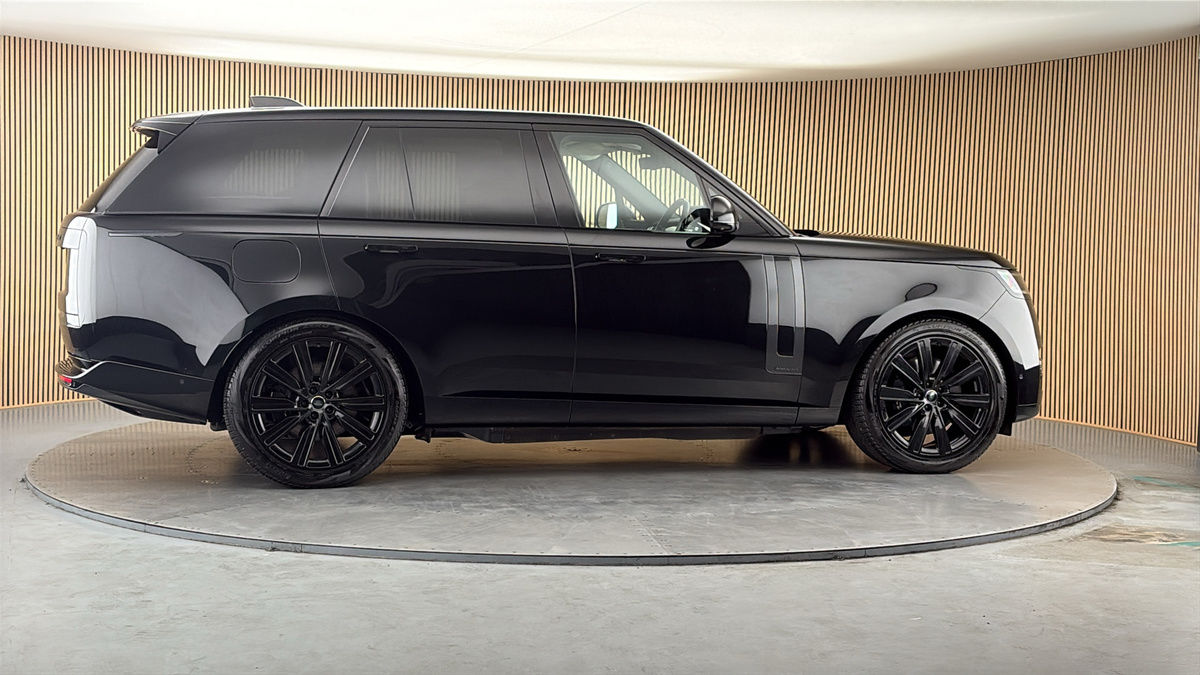 More views of Land Rover Range Rover