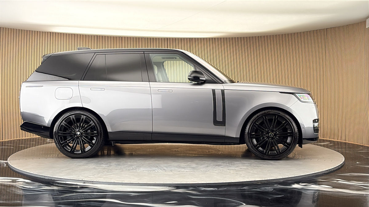 More views of Land Rover Range Rover