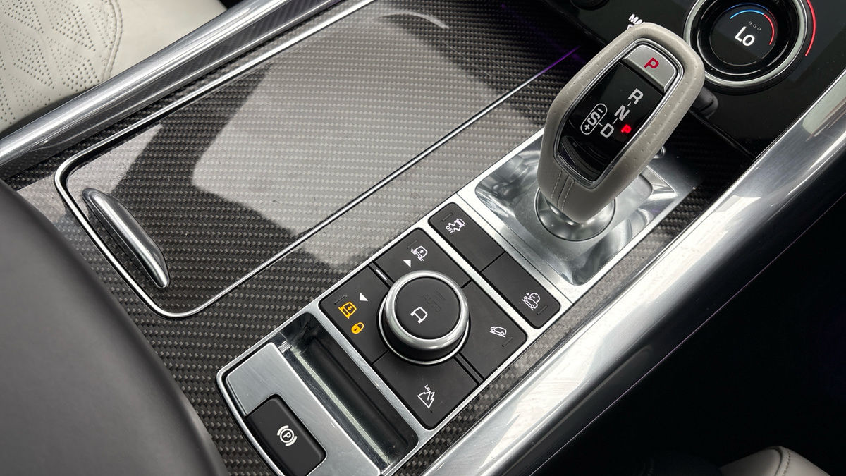 Land Rover Range Rover Sport Image 26