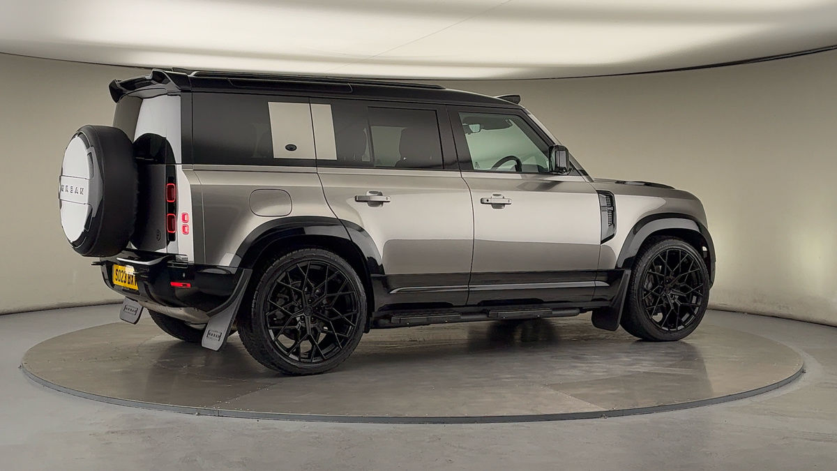 More views of Land Rover Defender 110