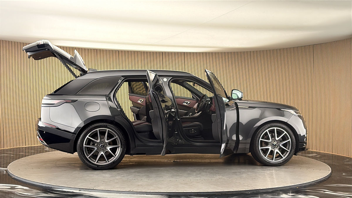 More views of Land Rover Range Rover Velar