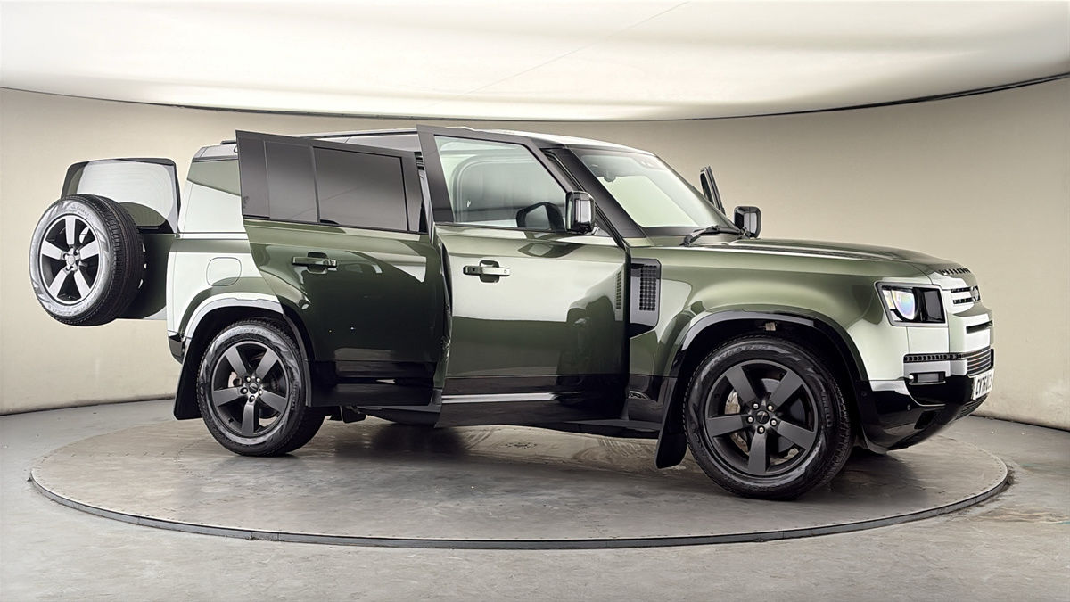 More views of Land Rover Defender 110