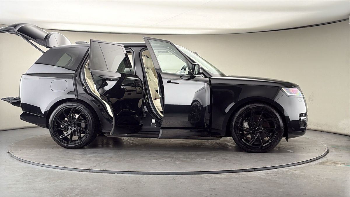 More views of Land Rover Range Rover