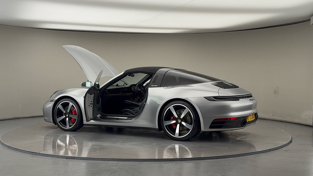 More views of Porsche 911