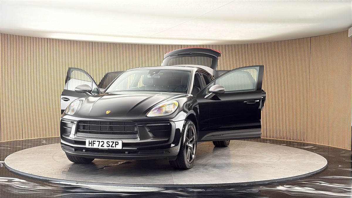 More views of Porsche Macan