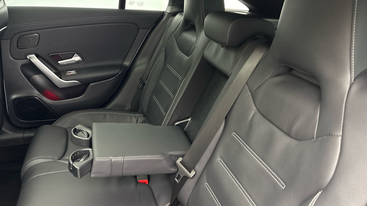 Mercedes-Benz CLA Image 9