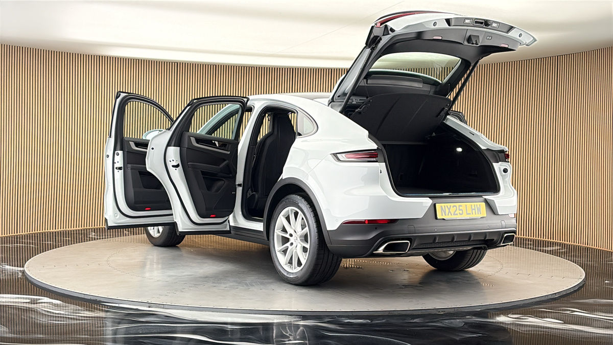 Porsche Cayenne Image 23