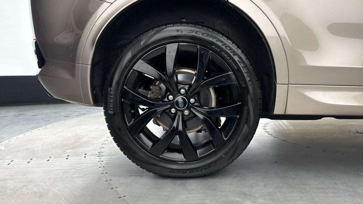 Land Rover Discovery Sport Image 10