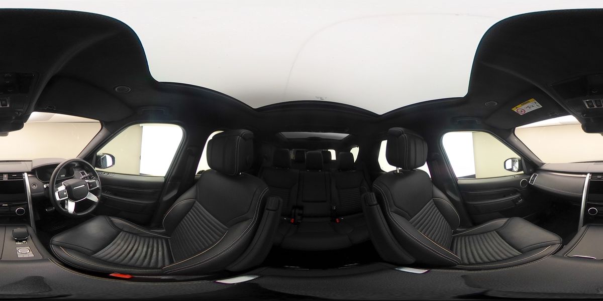 More views of Land Rover Discovery