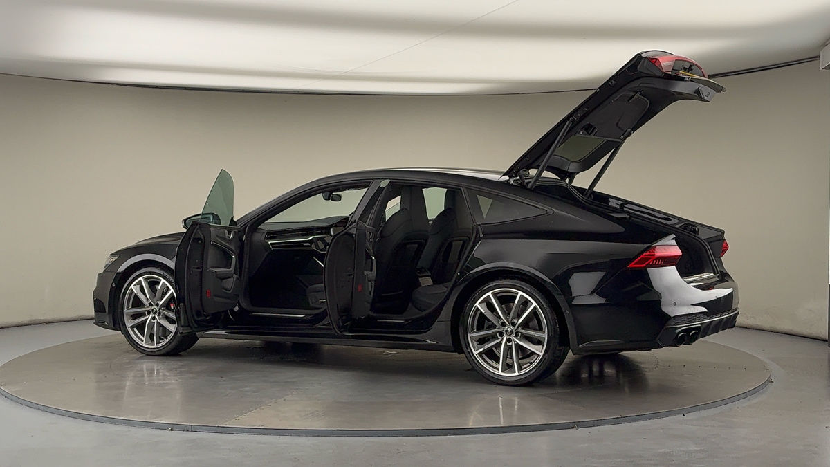 More views of Audi S7