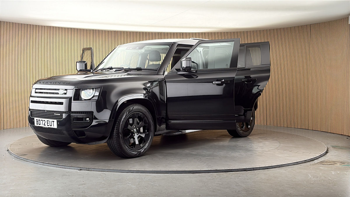 More views of Land Rover Defender 110