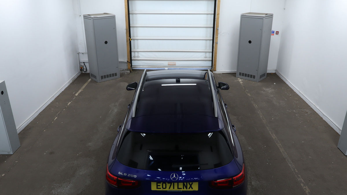 Mercedes-Benz GLB Image 8