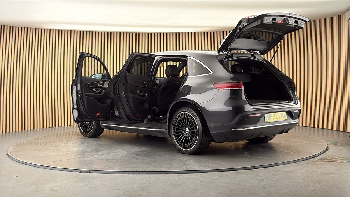 More views of Mercedes-Benz EQC
