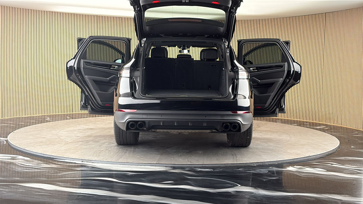 More views of Porsche Cayenne