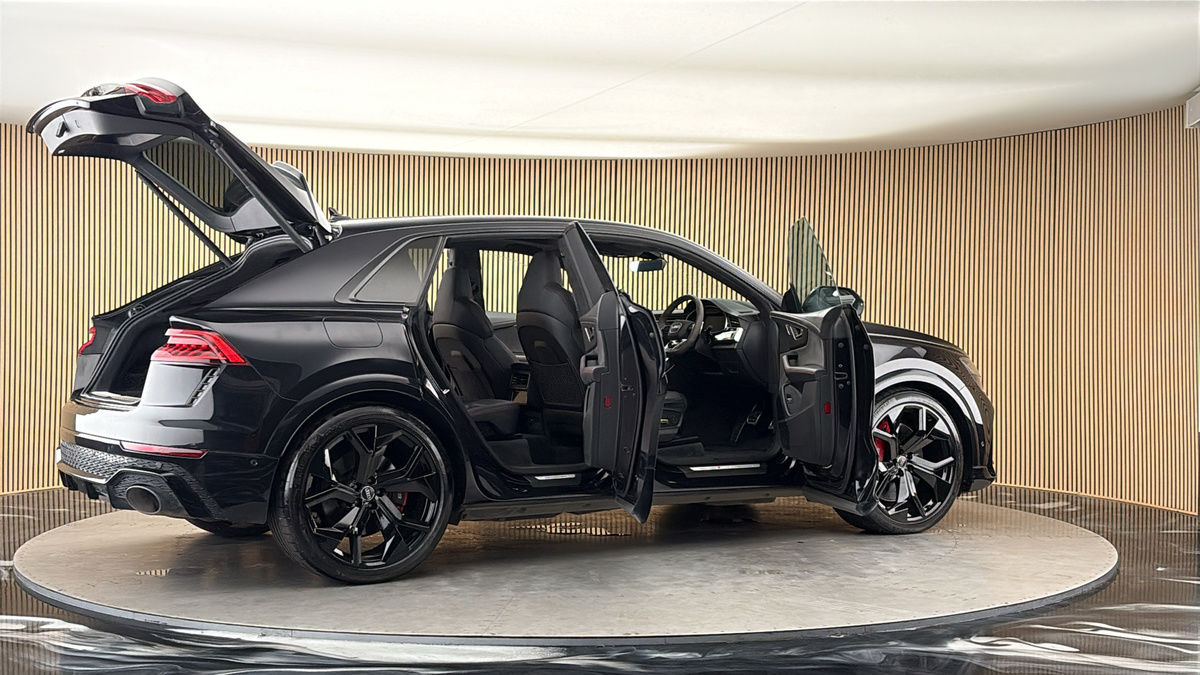 More views of Audi RSQ8