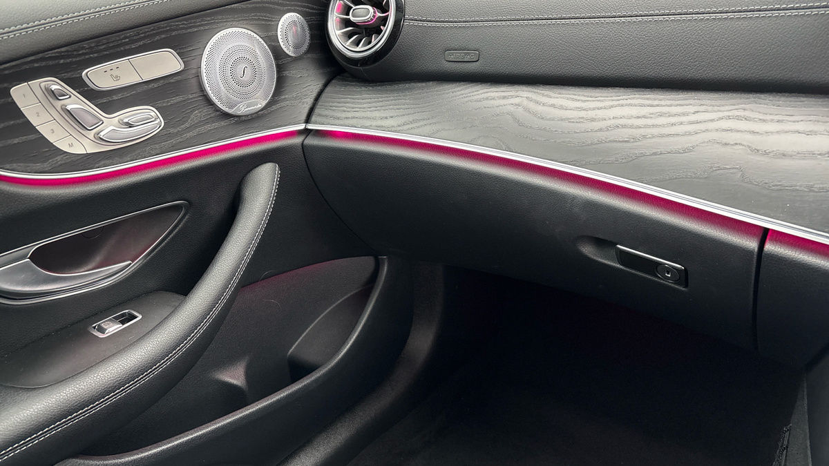 Mercedes-Benz E Class Image 27