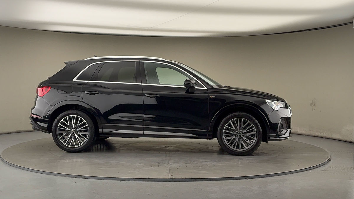 More views of Audi Q3