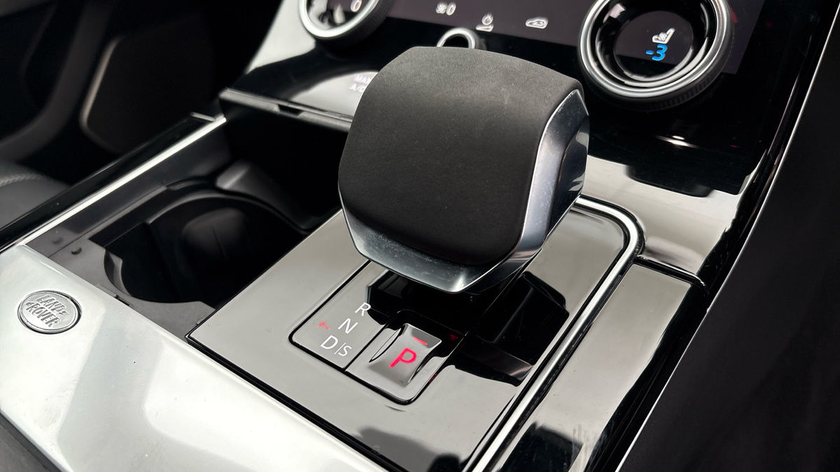 Land Rover Range Rover Velar Image 31