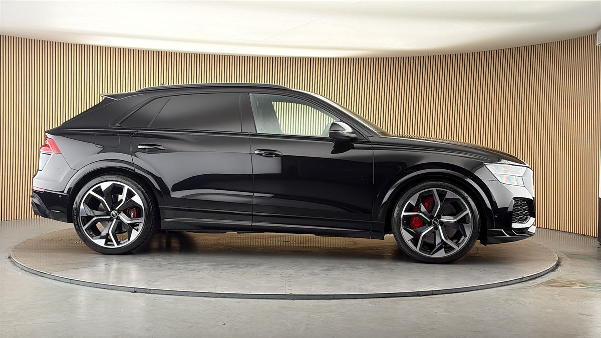 More views of Audi RSQ8