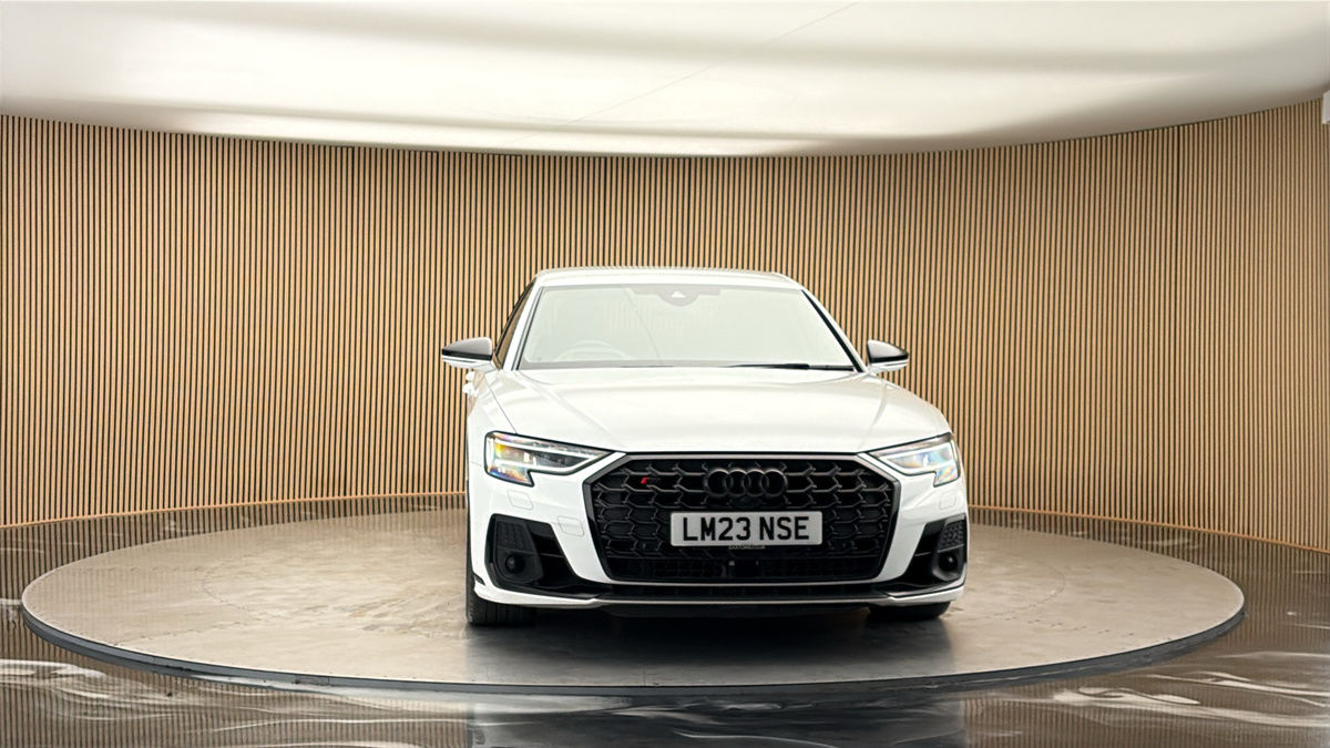 More views of Audi S8