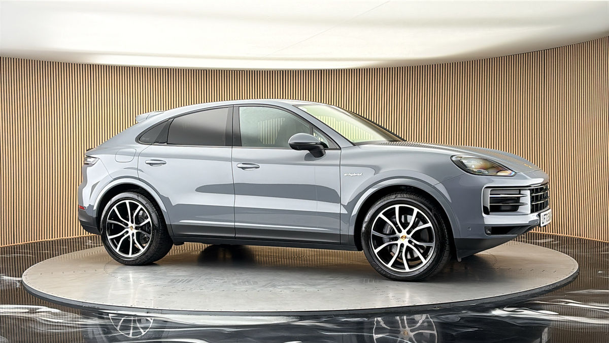 More views of Porsche Cayenne