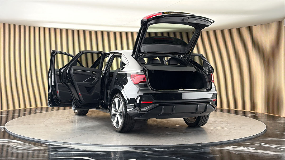 More views of Audi Q3