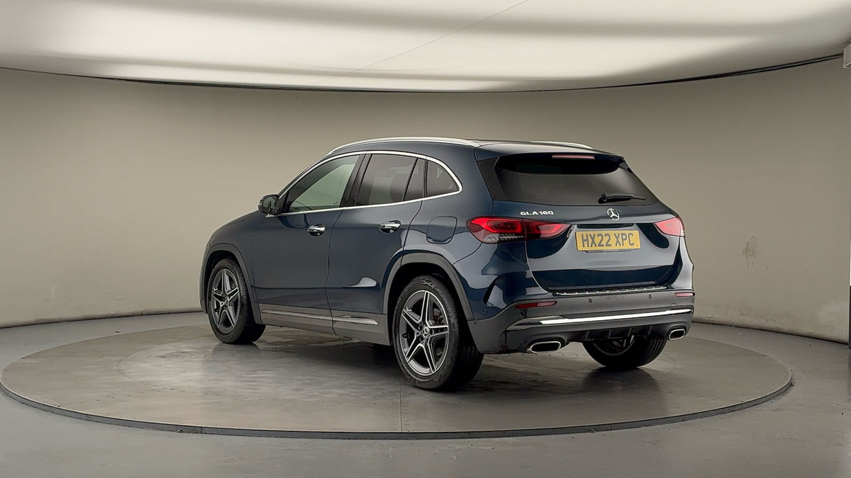 Mercedes-Benz GLA Image 2