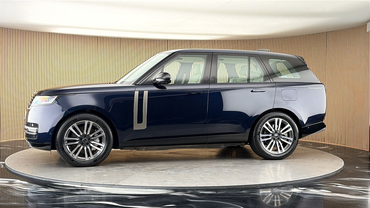 More views of Land Rover Range Rover