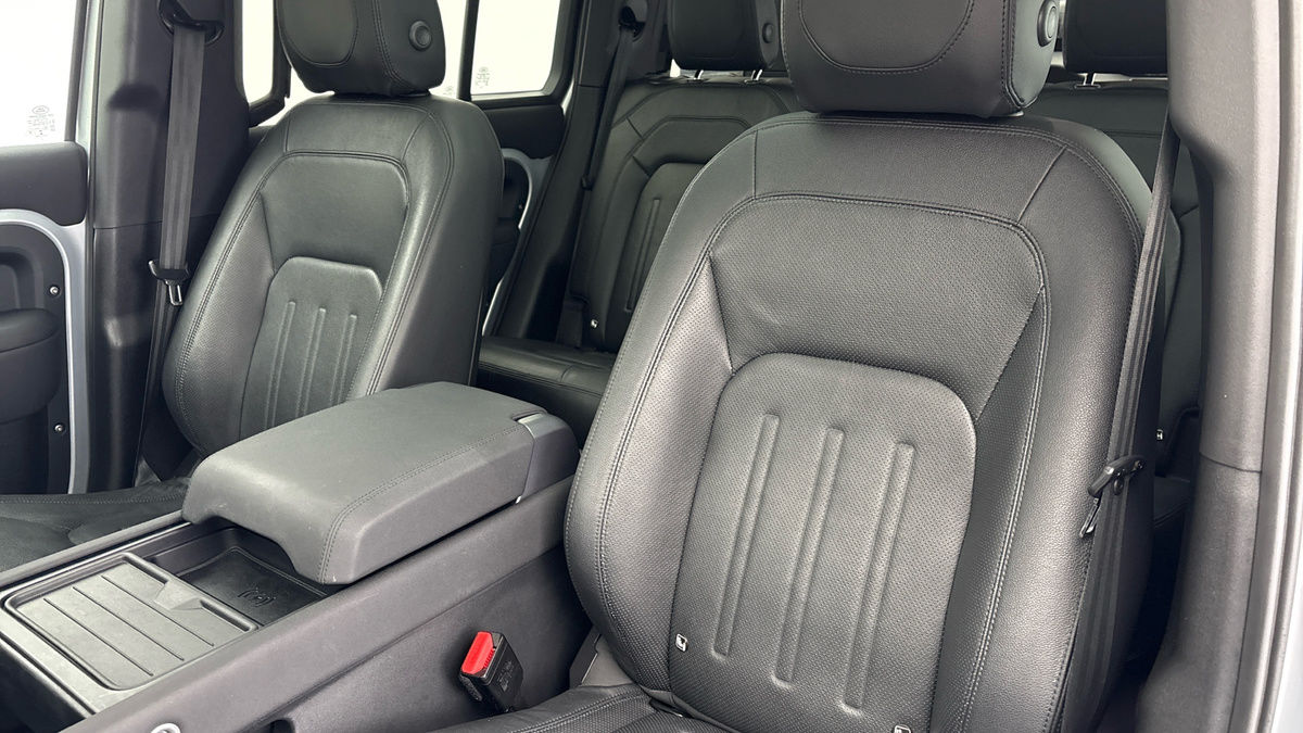 Land Rover Defender 110 Urban Image 7