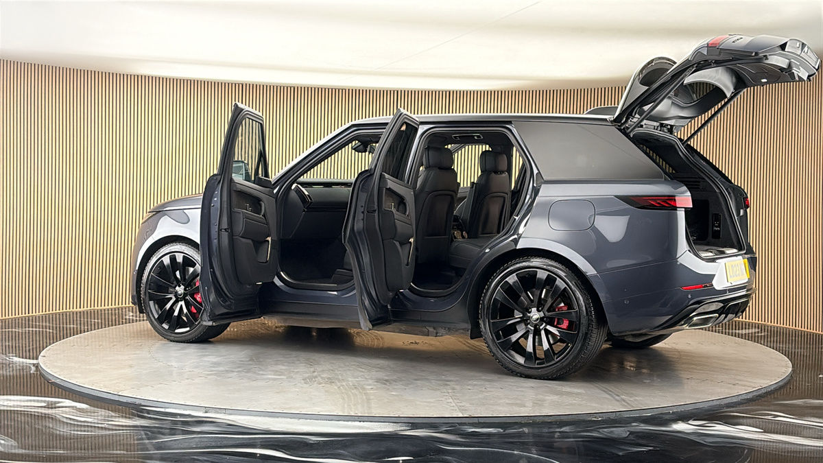 More views of Land Rover Range Rover Sport