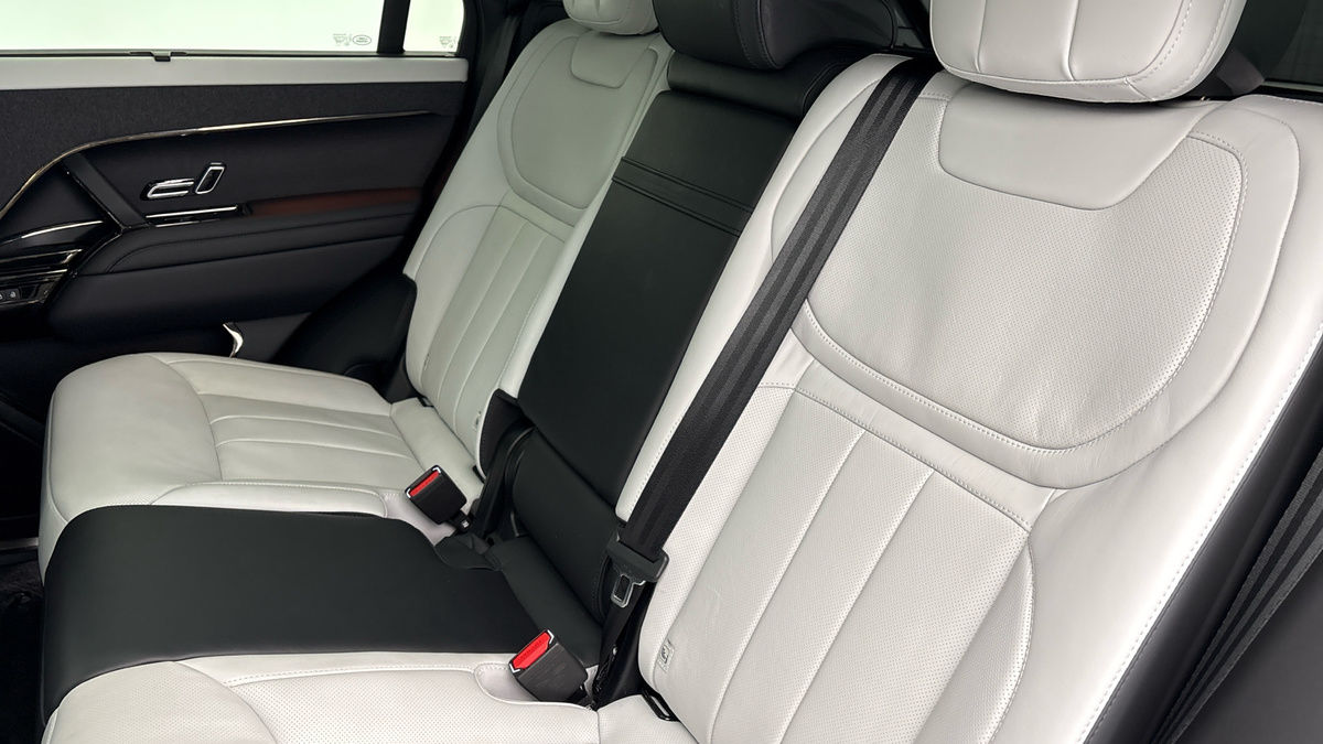 Land Rover Range Rover Sport Image 8