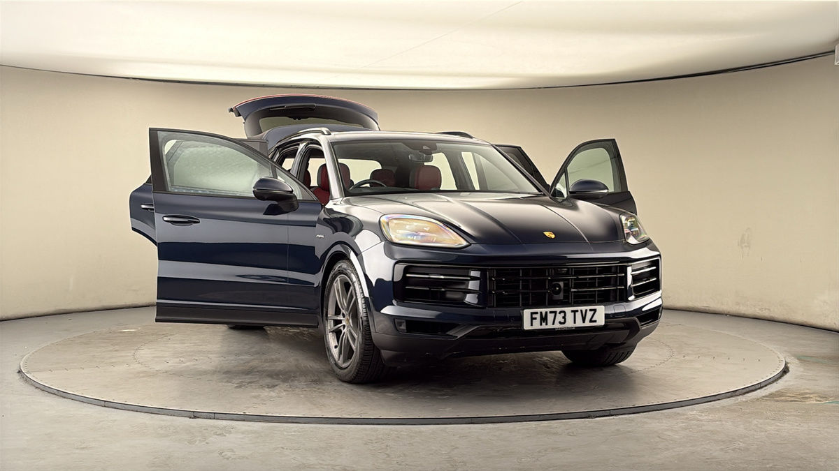 More views of Porsche Cayenne
