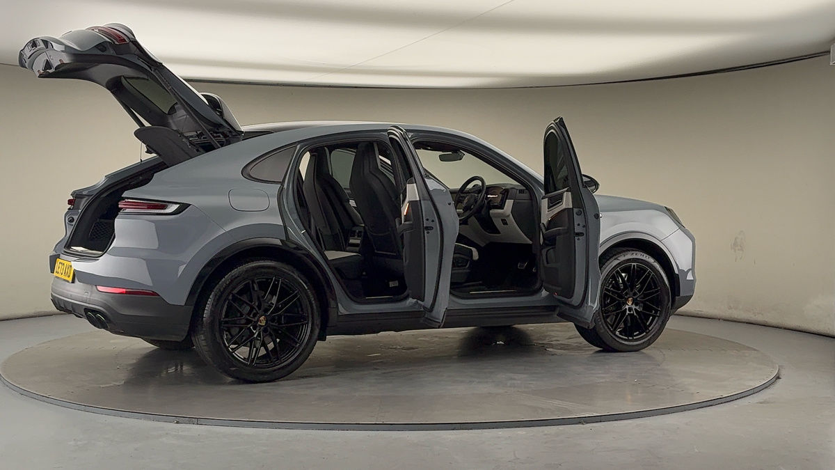 More views of Porsche Cayenne