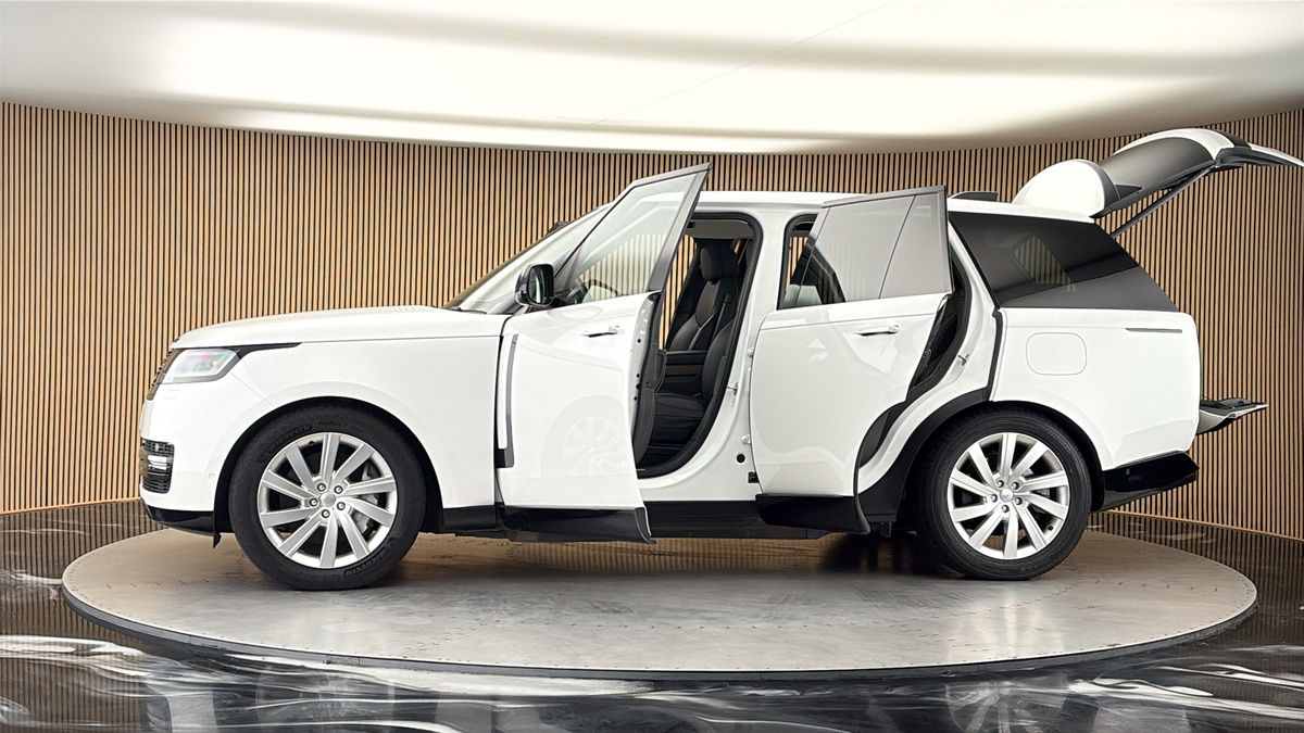More views of Land Rover Range Rover